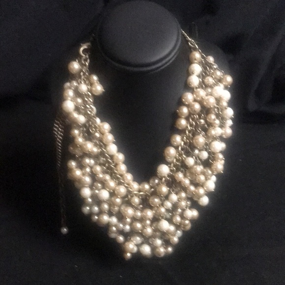 Loft - faux gold and pearl 18” necklace - Picture 1 of 5